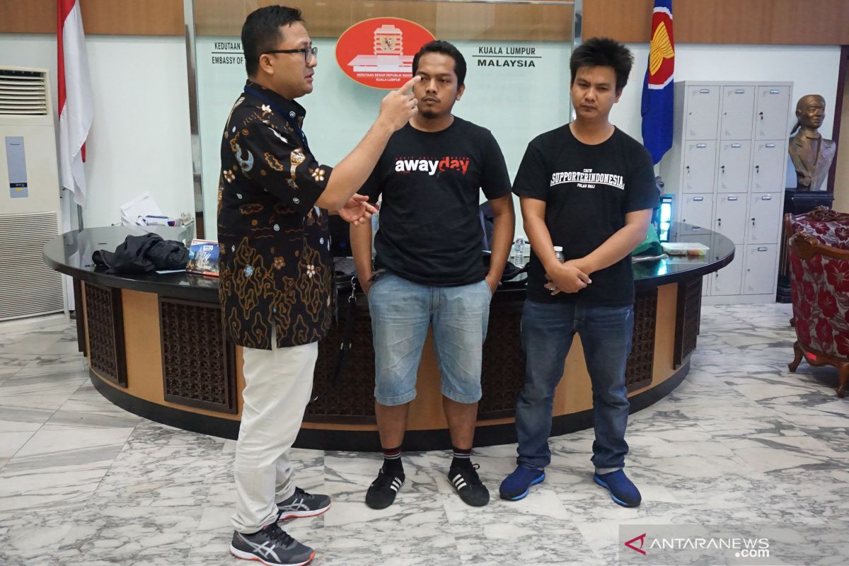 Dua suporter Indonesia dibebaskan Malaysia