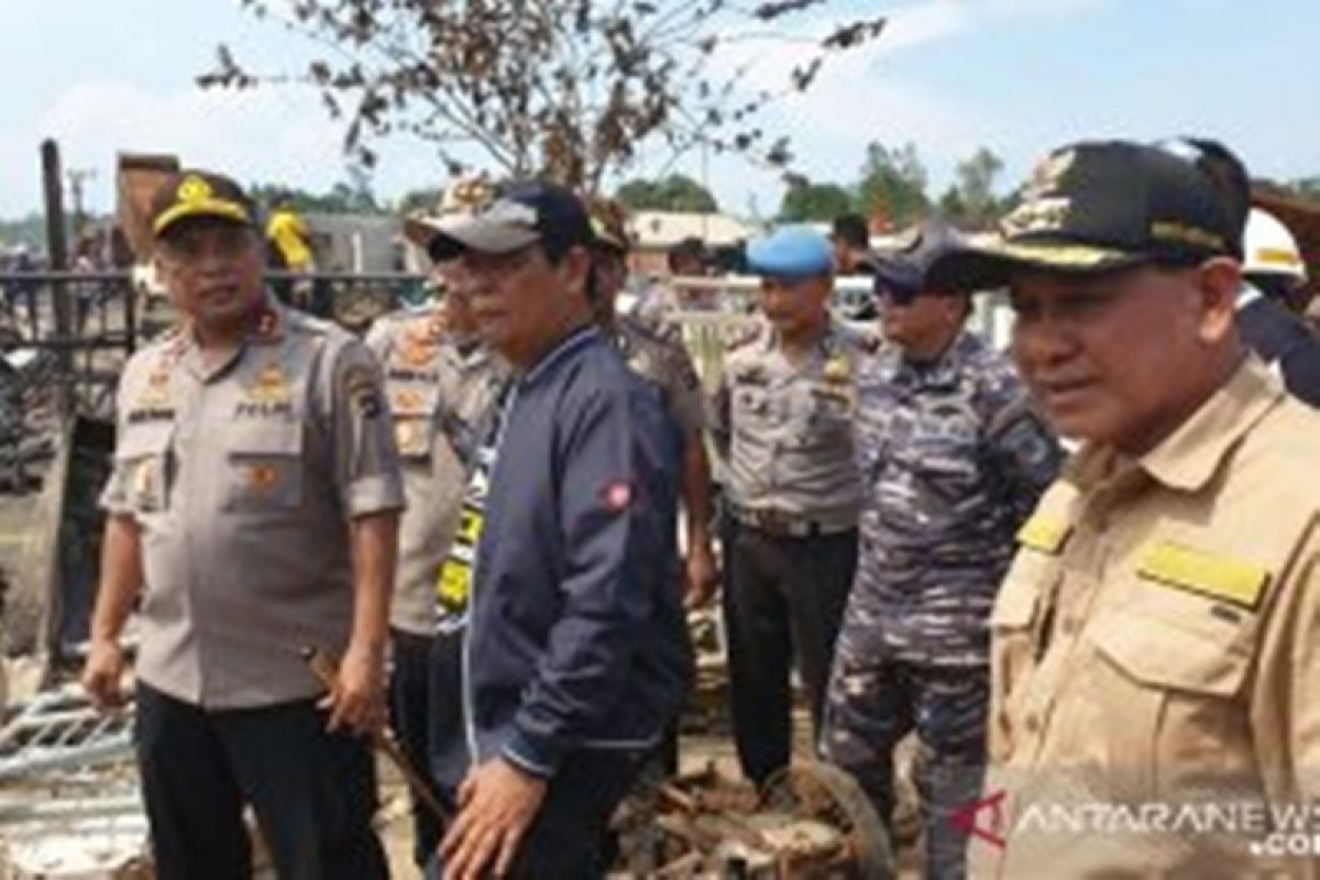 Gubernur dan Kapolda Kalsel tinjau lokasi kebakaran di Sebuku Kotabaru