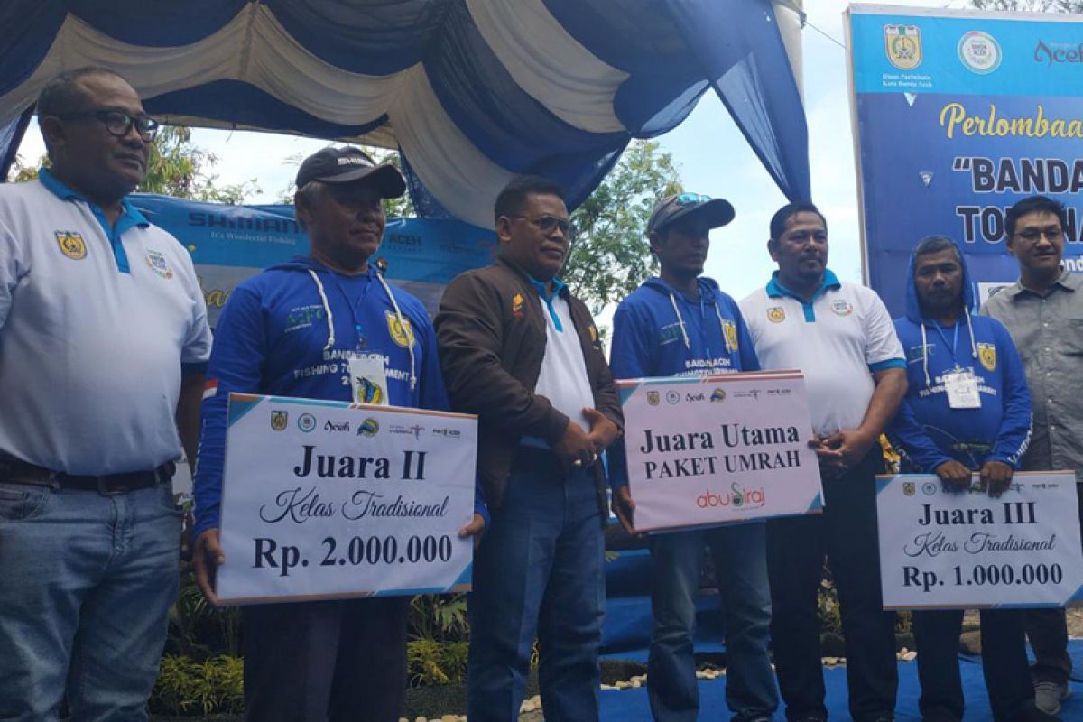 Pemancing Aceh Besar raih hadiah umrah Banda Aceh Fishing Tournament