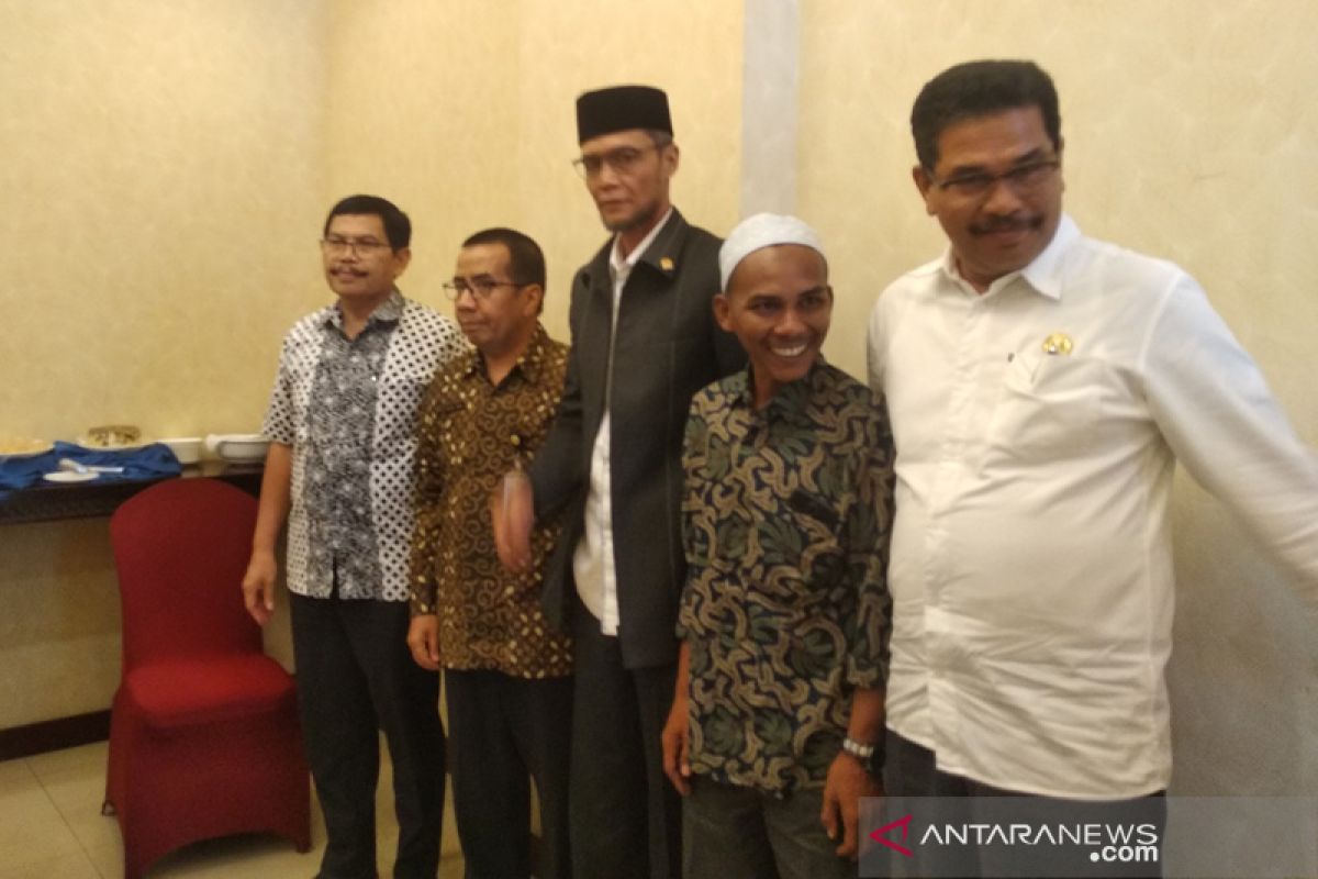 Kementan diminta selesaikan  persoalan hukum benih padi IF8