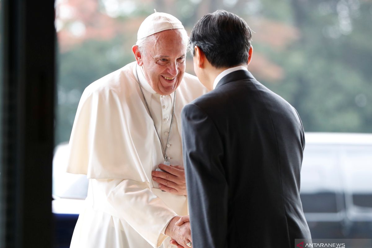 Paus imbau umat Katolik berhenti mencerca di medsos