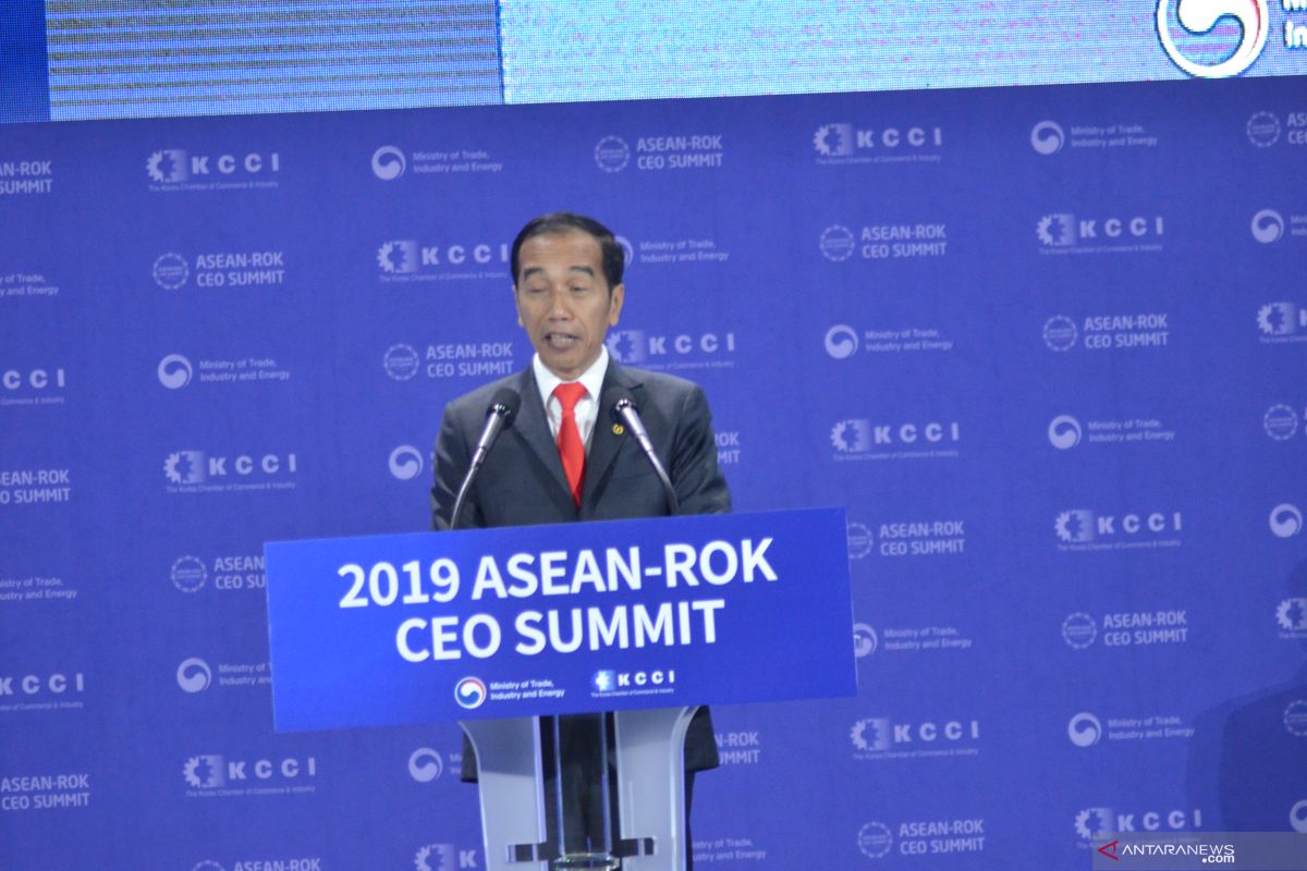 Jokowi emphasizes three steps to tackle global recession