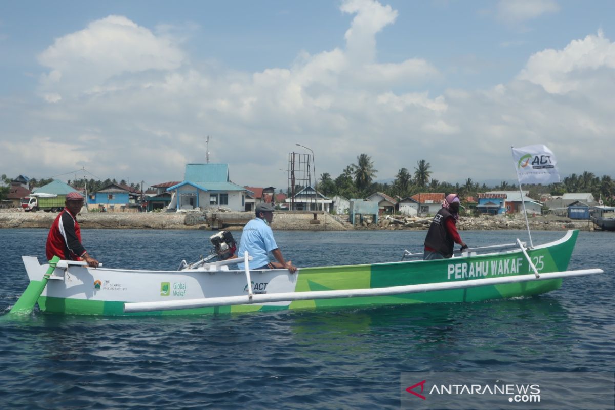 Pulihkan ekonomi nelayan Donggala, ACT bantu delapan perahu