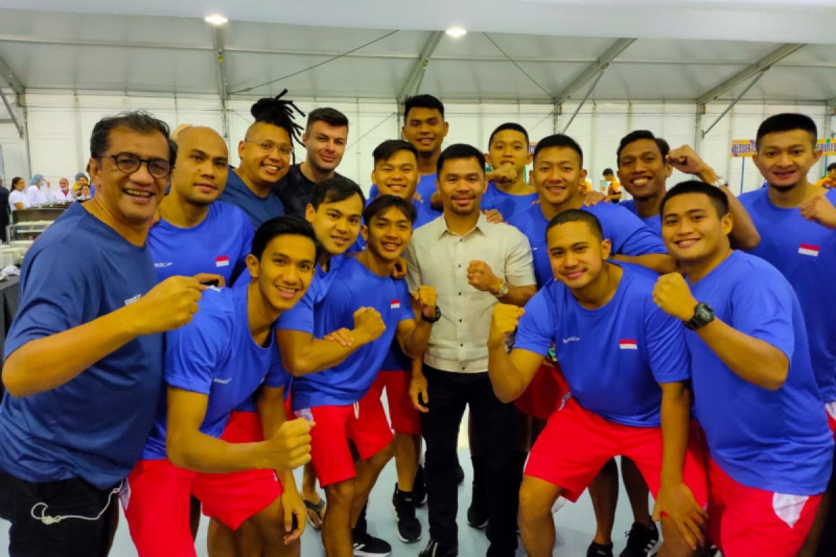 Petinju Manny Pacquiao ingin hadapi McGregor tahun depan