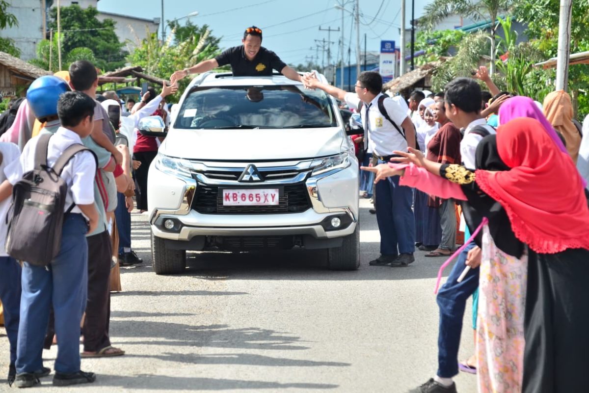 Warga tiga kecamatan tumpah ruah sambut Daud Yordan