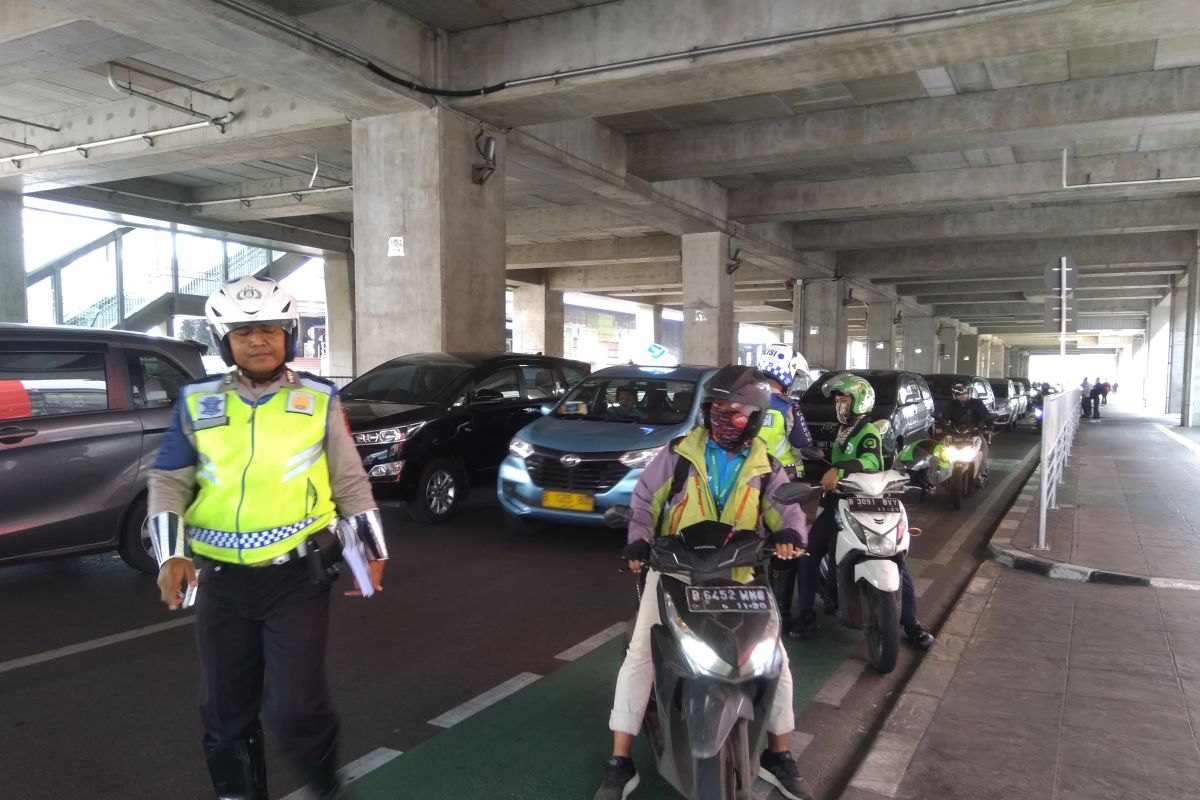 Tim Lintas Jaya gelar operasi jalur sepeda di Jakarta Selatan