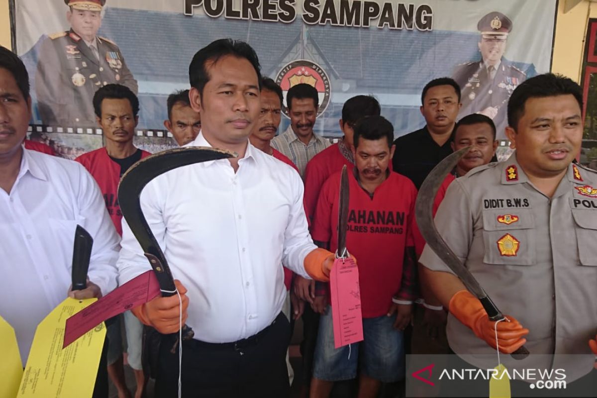 Polisi tangkap enam pemilik senjata tajam saat pilkades ricuh di Sampang