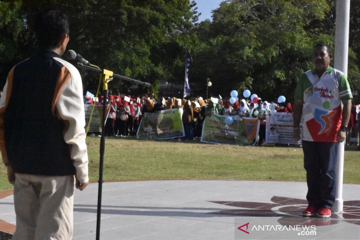 Ribuan peserta defile meriahkan HKN di Gorontalo