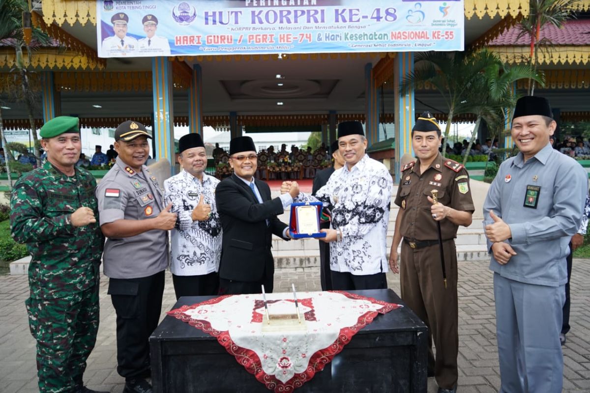 Peringatan HUT PGRI dan Korpri di Tebing Tinggi