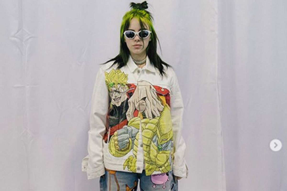 Billie Eilish dapat penghargaan "New Artist of the Year" AMA 2019