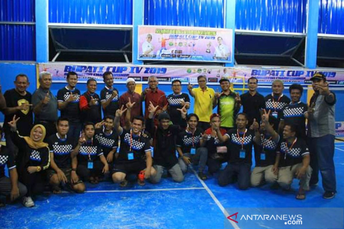 Bupati Lutim buka turnamen Badminton Championship Bupati Cup IV