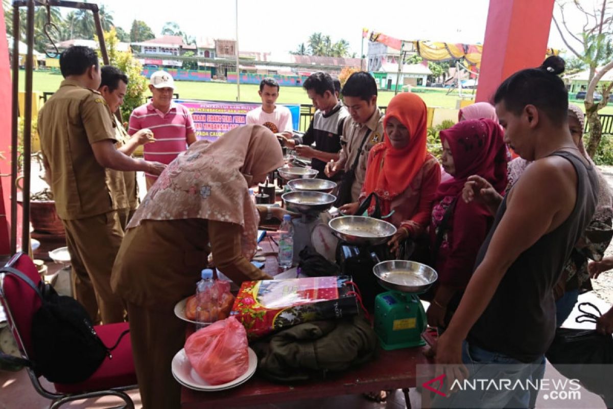 Pemkab Agam tera ulang di tiga pasar lindungi konsumen