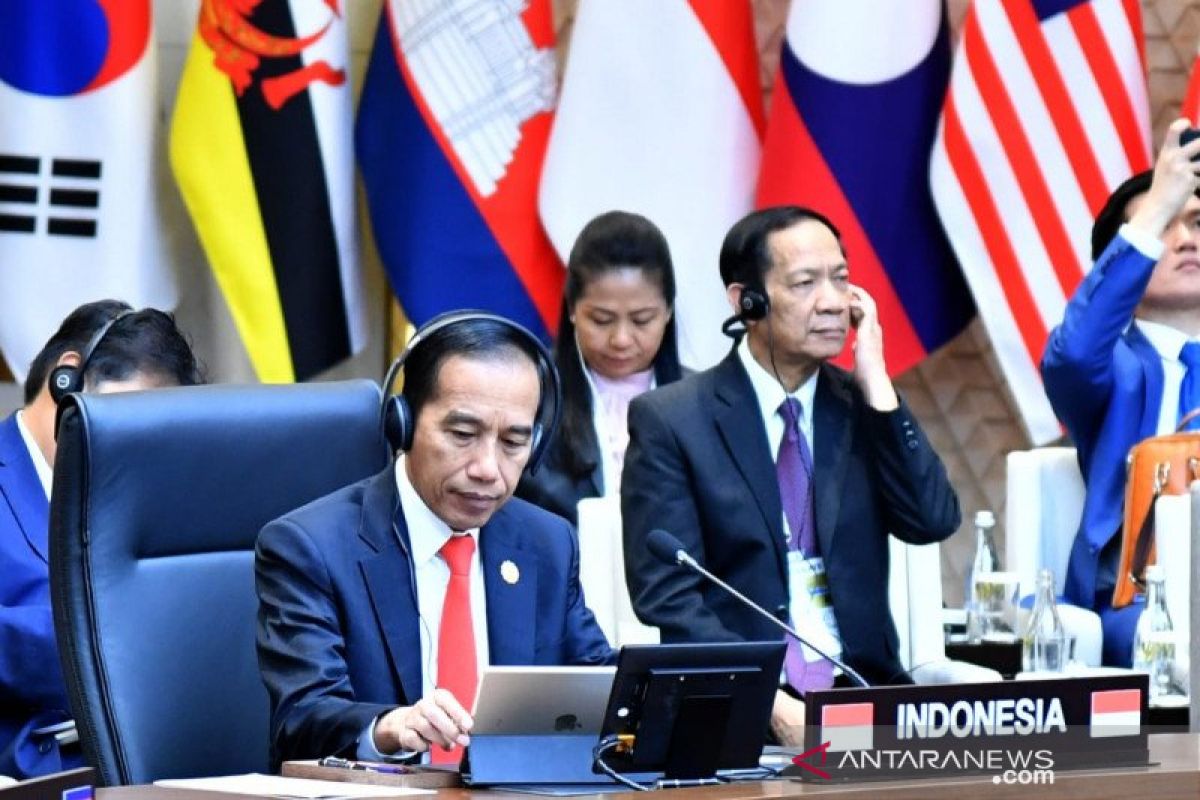 Presiden Jokowi serukan perkuat konektivitas ASEAN-Korsel
