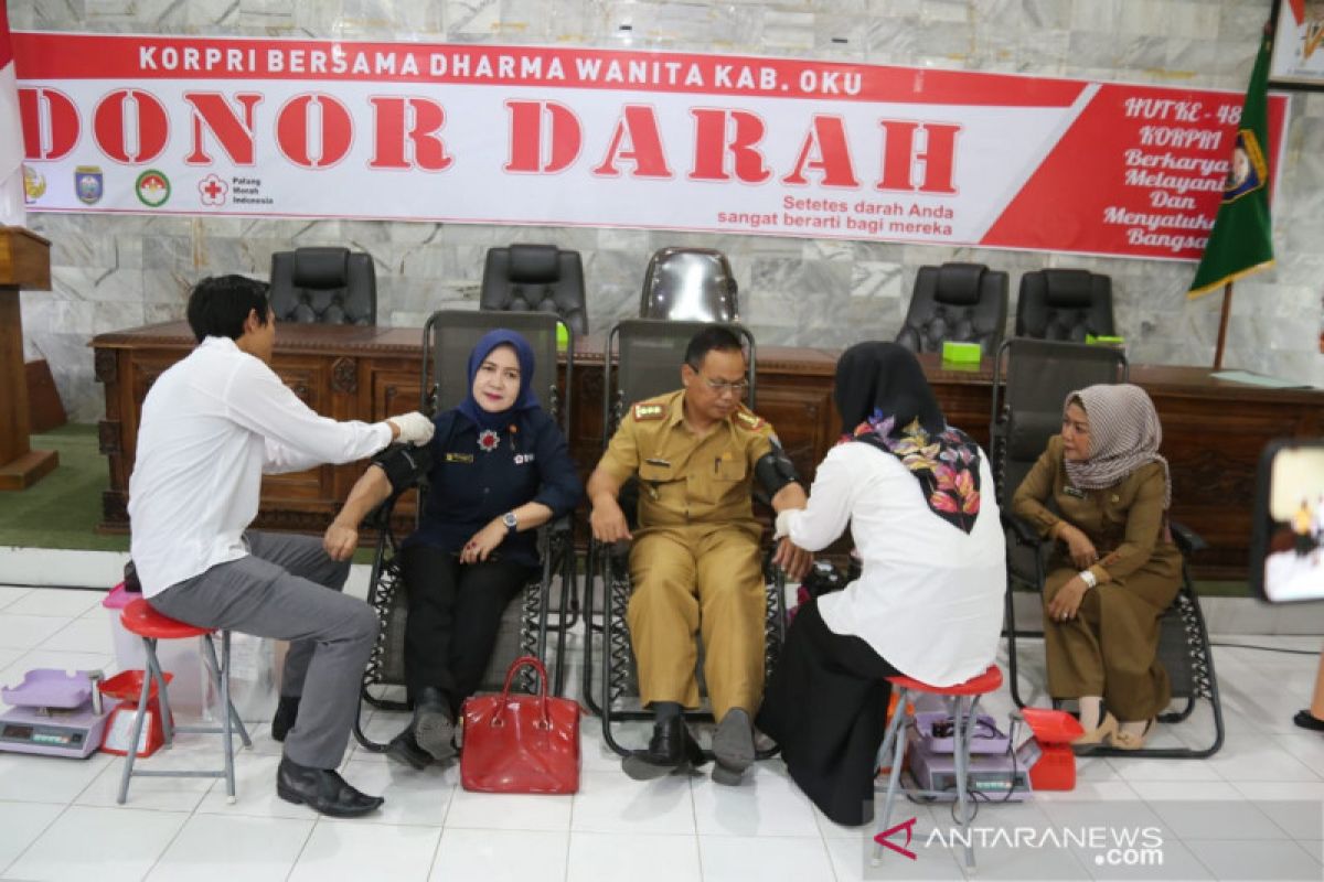 Pemkab OKU  gelar donor darah peringati HUT ke 48 tahun Korpri