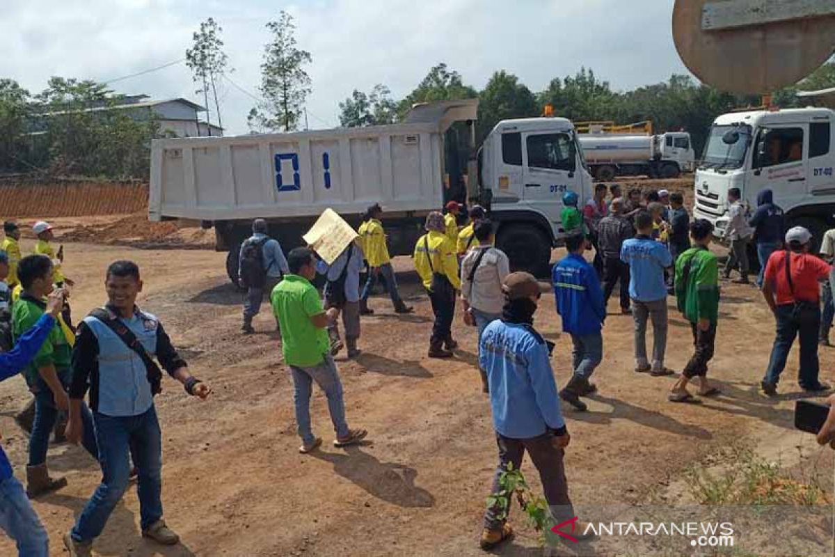 Menutup jalan eks pertamina Bartim perbuatan pidana atau kejahatan