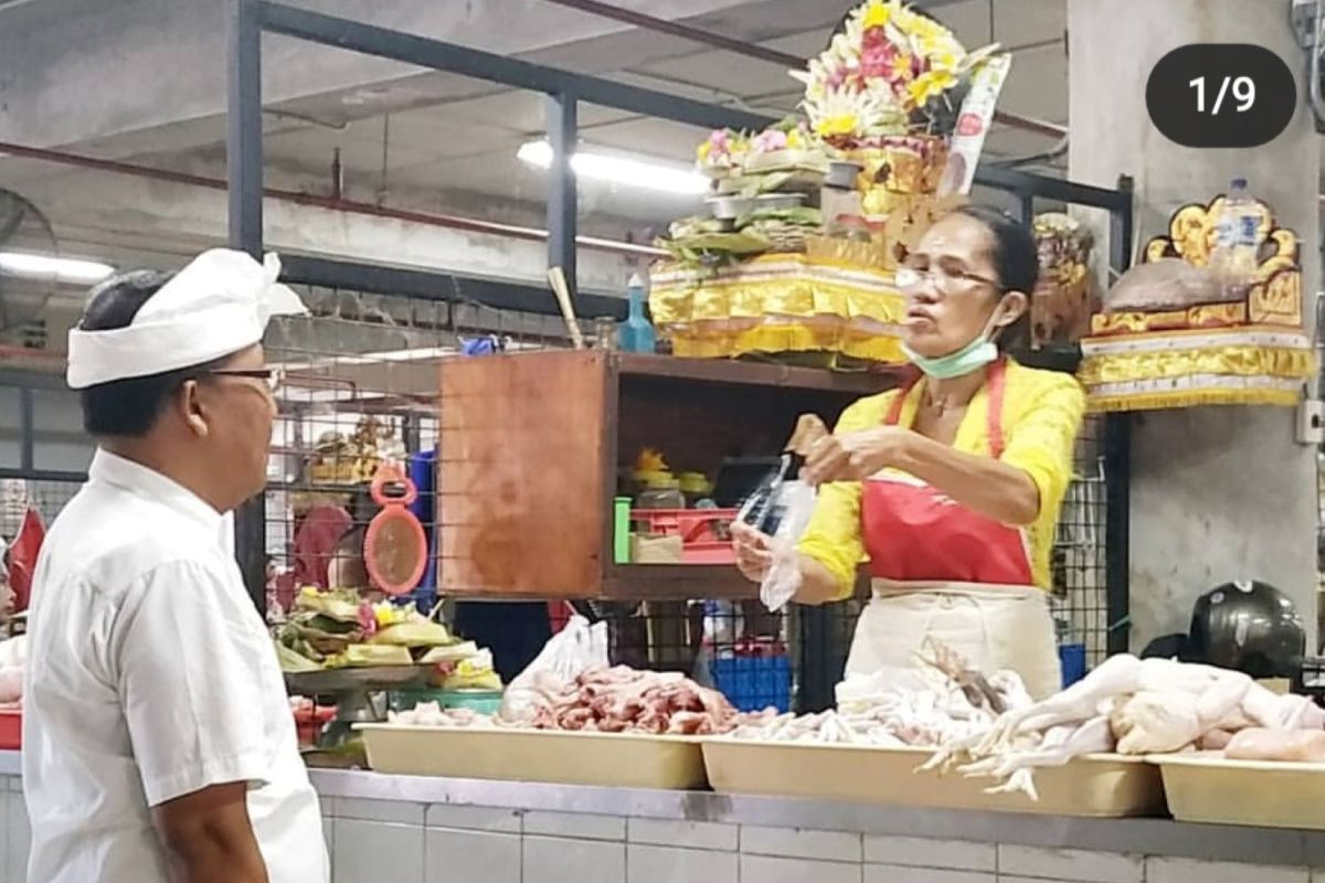 PD Pasar Kota Denpasar gencarkan gerakan kurangi plastik