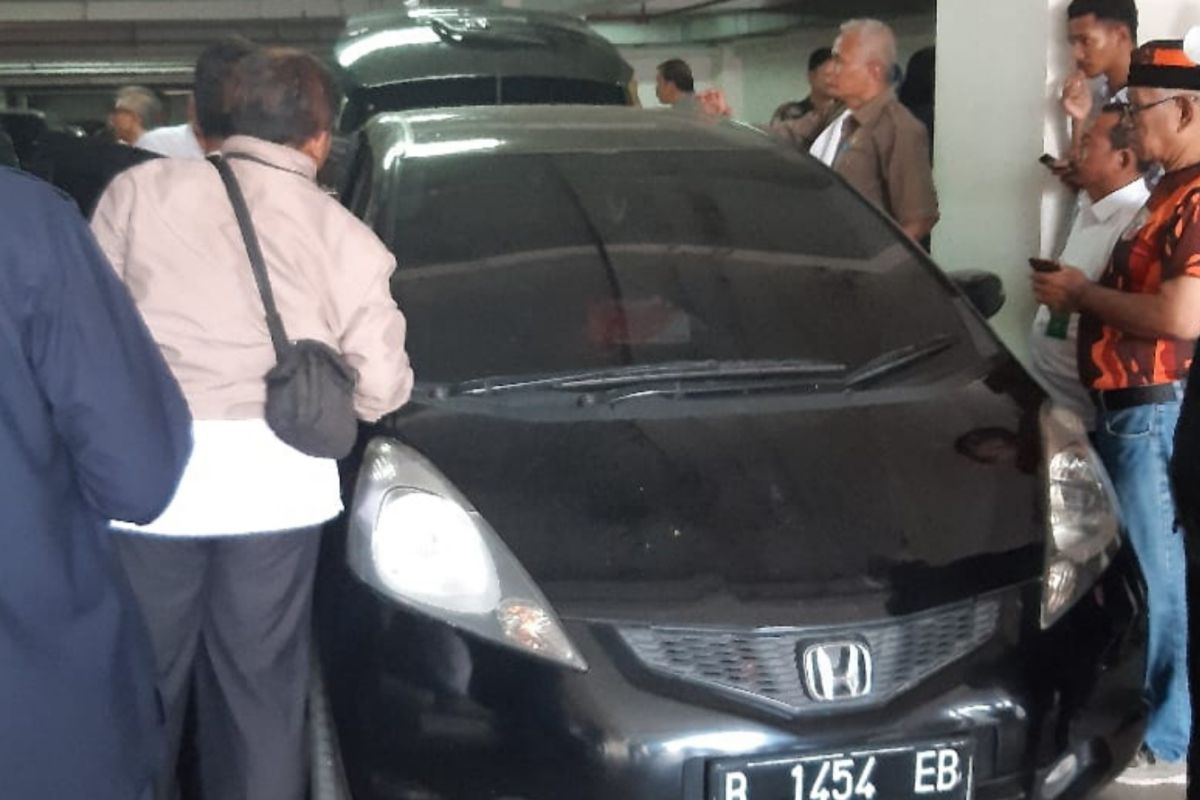 Hakim senior Pengadilan Negeri ditemukan tak bernyawa dalam mobil pribadinya