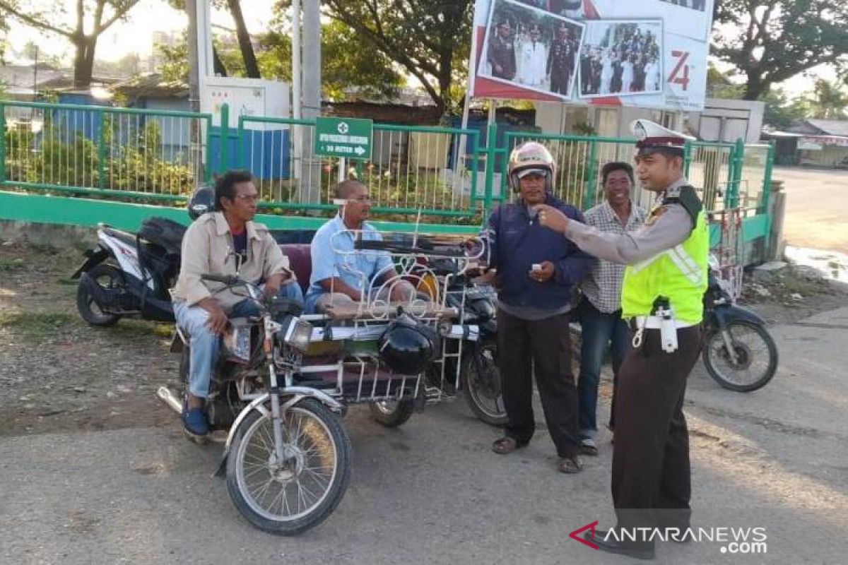 Polres Aceh Utara sosialisasi tertib lantas kepada tukang becak