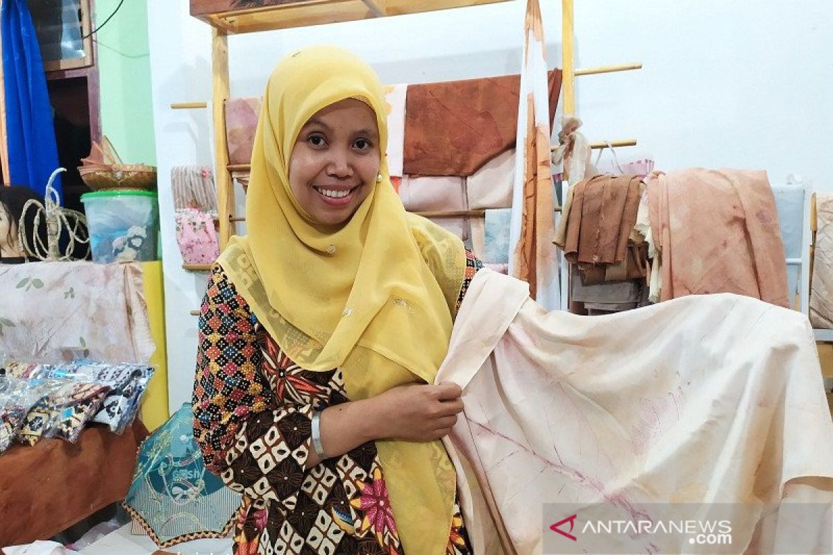 UMKM Lampung kembangkan batik eco print ramah lingkungan