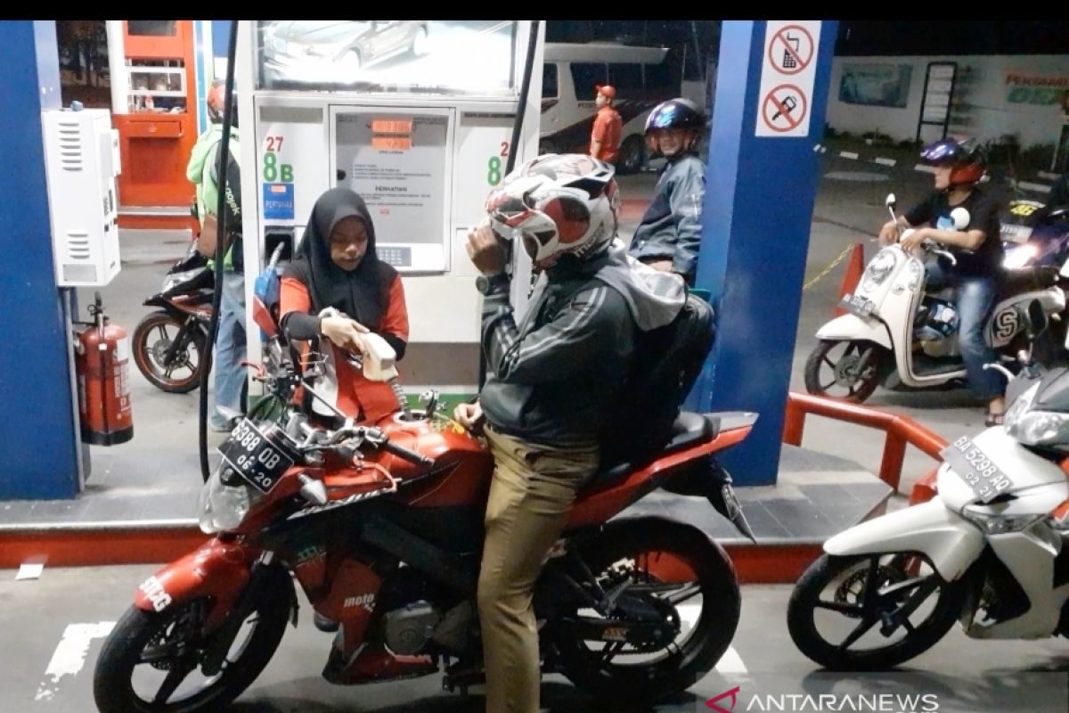 Warga Padang mulai beralih dari Premium ke Pertalite (Video)