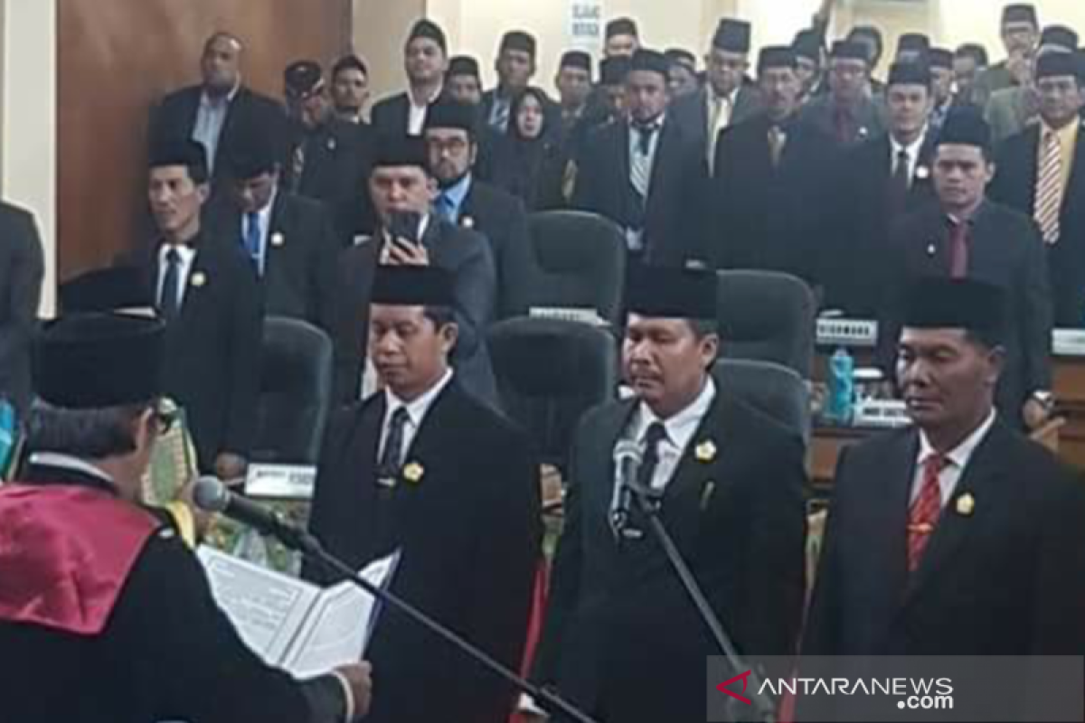 Tiga pimpinan definitif DPRK Bener Meriah resmi dilantik