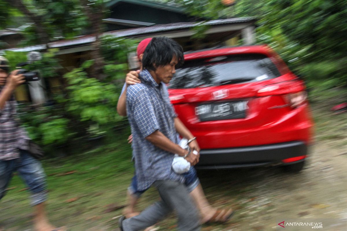 Polisi gerebek rumah produksi narkoba di Pekanbaru, dua tersangka diamankan