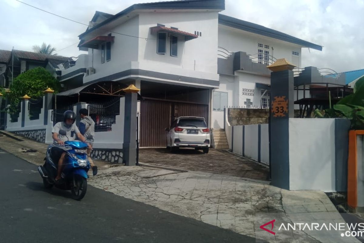 KPK benarkan geledah rumah Bupati Lingga