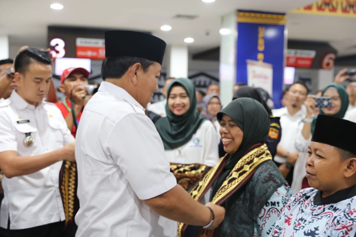 Gubernur Lampung lepas 174 jemaah umroh dengan penerbangan langsung ke Jeddah