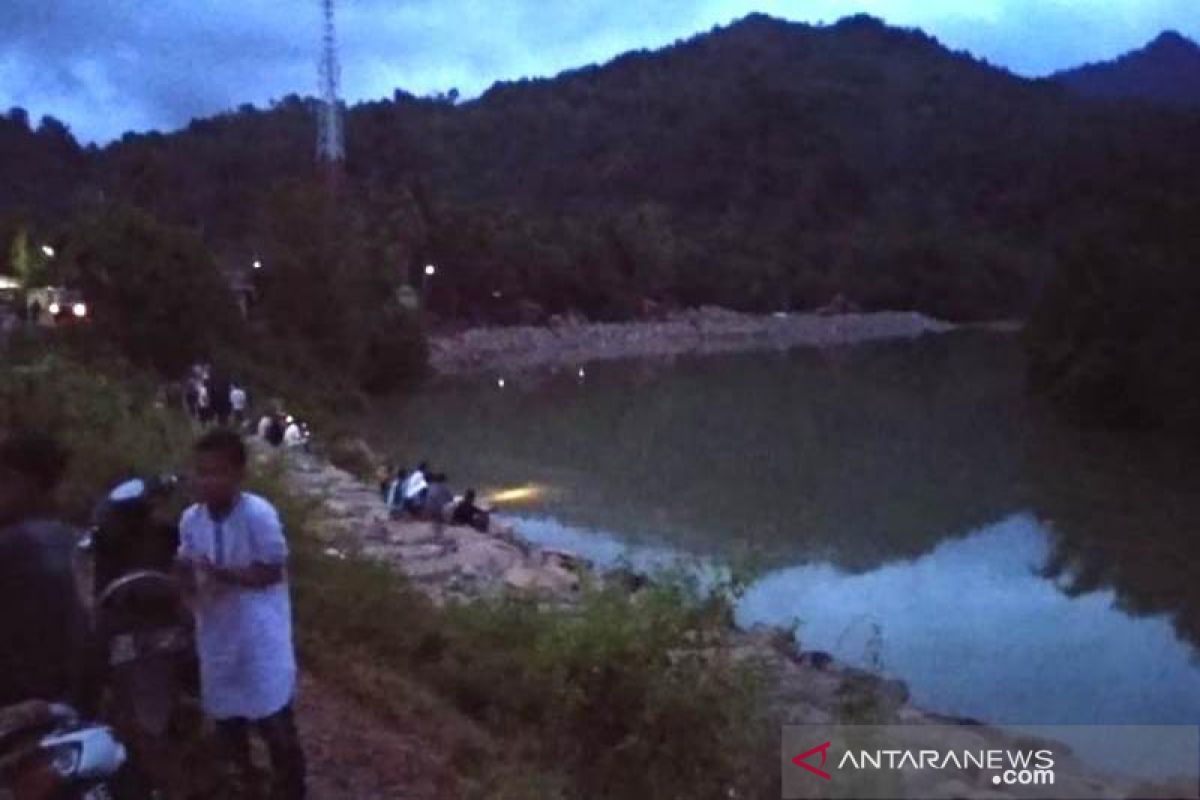 Pekerja tanggul di Aceh Jaya tenggelam saat mandi sungai