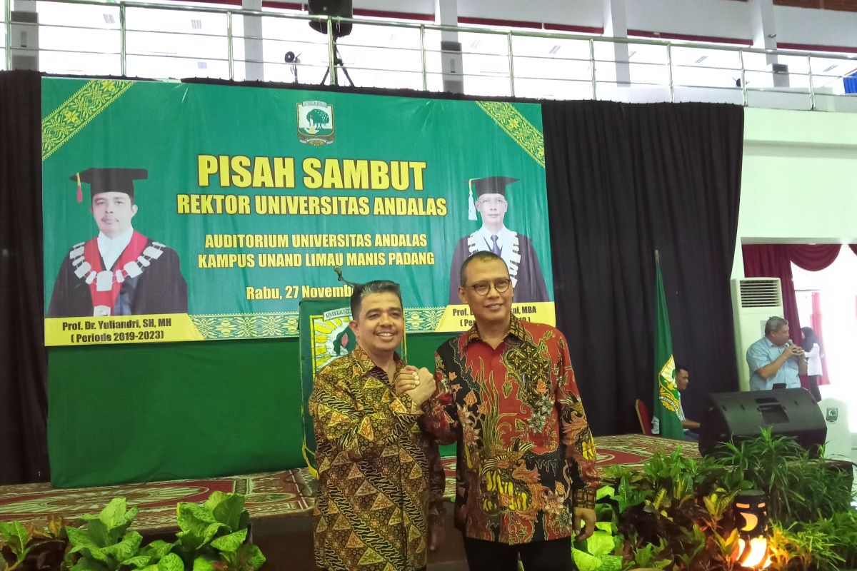 Prof Yuliandri resmi menjabat sebagai Rektor Unand periode 2019 - 2023