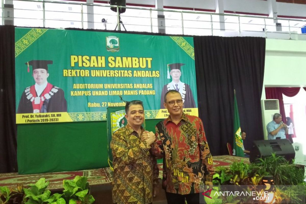 Yuliandri resmi jabat Rektor Unand periode 2019 - 2023