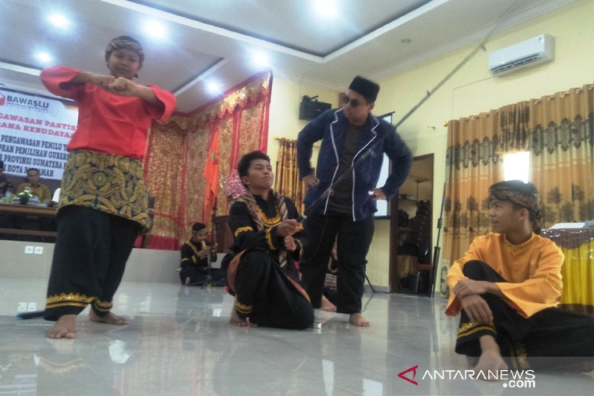 Bawaslu Sumbar tingkat pengawasan partisipatif Pilkada 2020 melalui kesenian tradisional