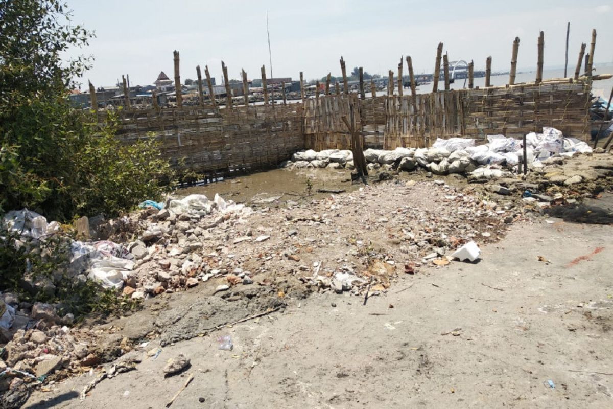 Reklamasi Pantai Kenjeran Surabaya dinilai langgar aturan