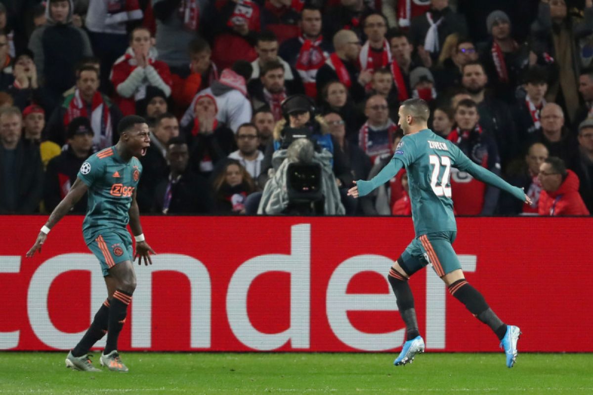 Ajax di ambang 16 besar usai taklukkan Lille