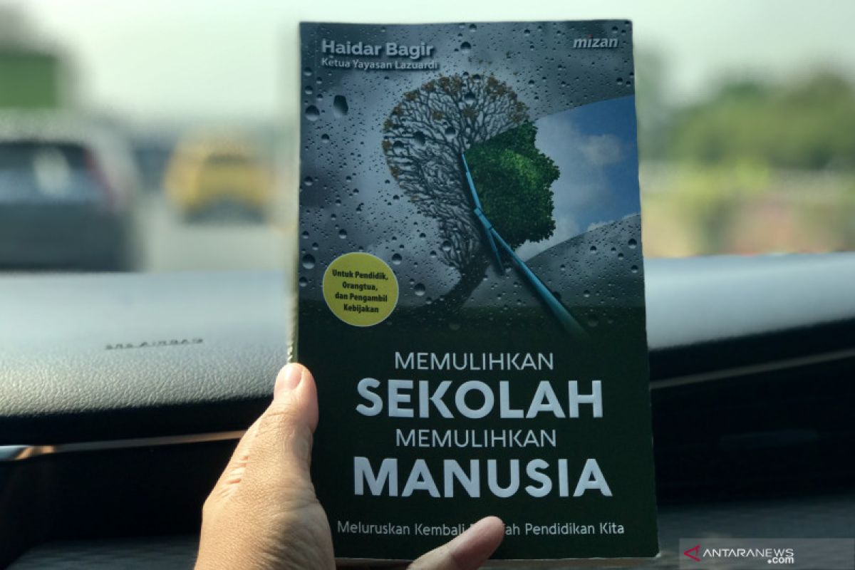 Memulihkan sekolah, memulihkan manusia