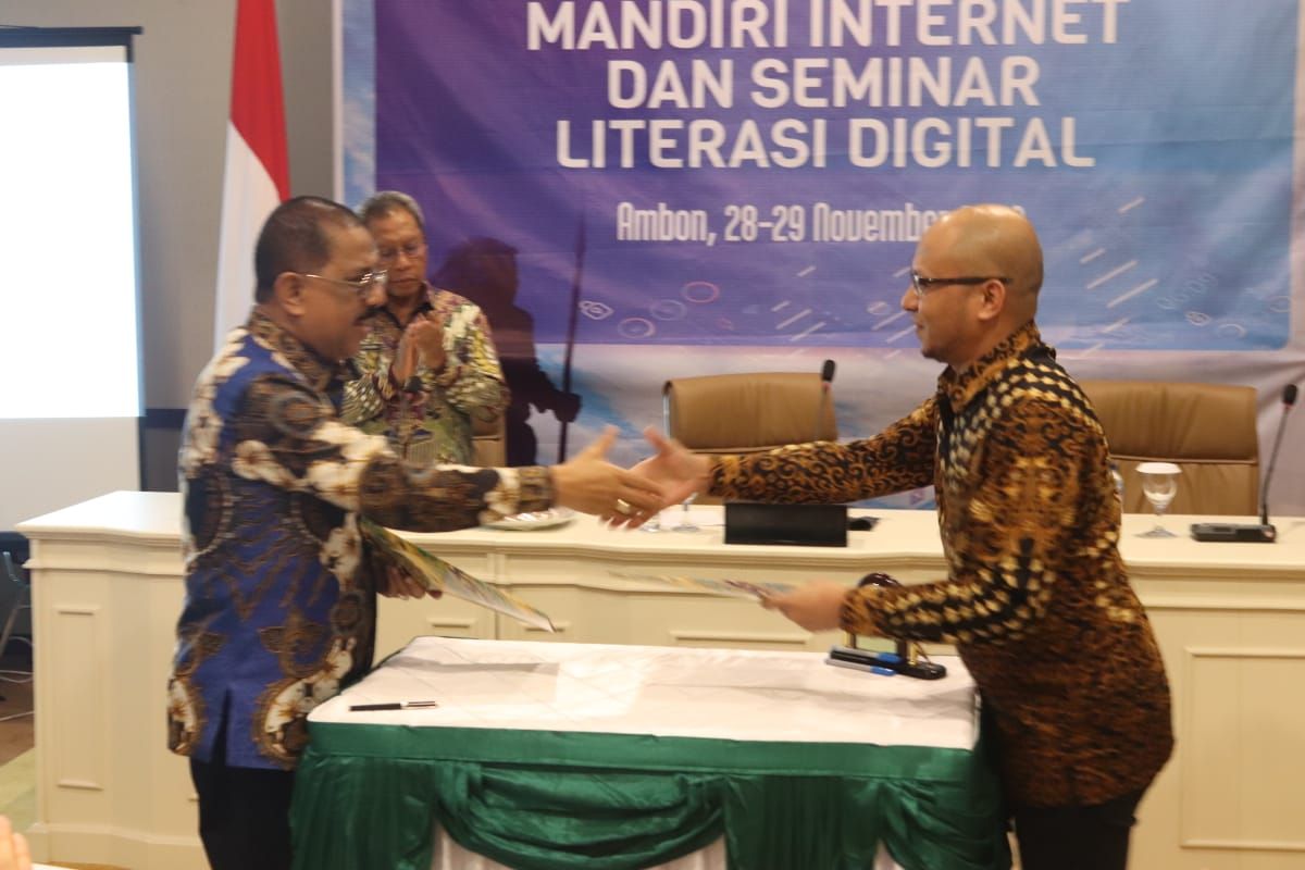 Pemkot Ambon dan  APJII tanda tangan kerja sama desa mandiri internet