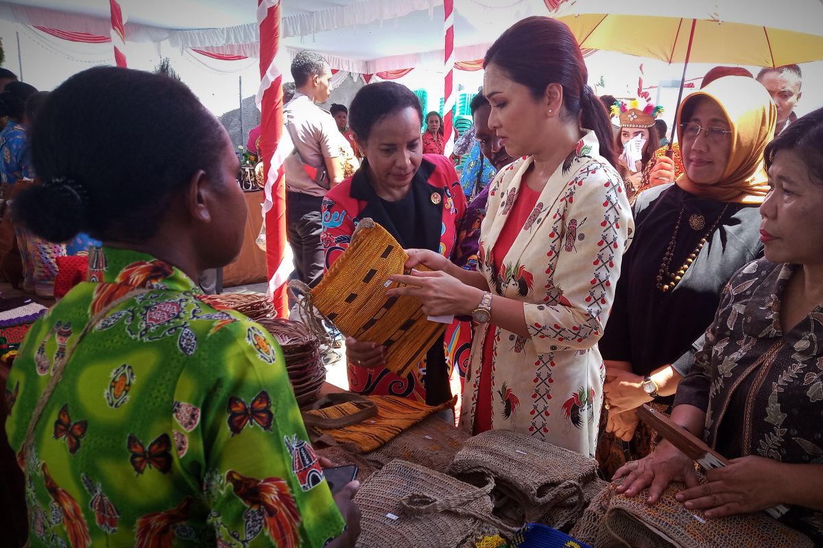 Produk kerajinan penyumbang PDB terbesar ketiga nasional