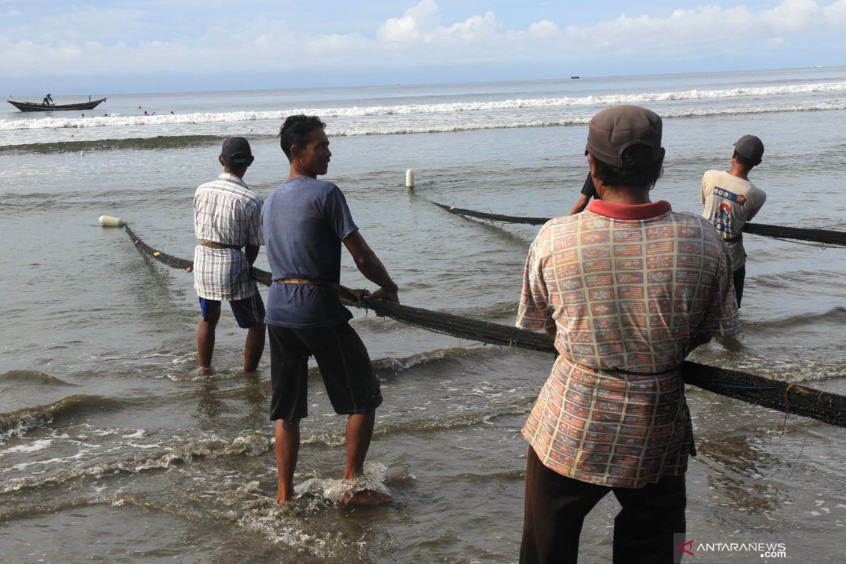 DKP Mukomuko beli jaring pengganti 