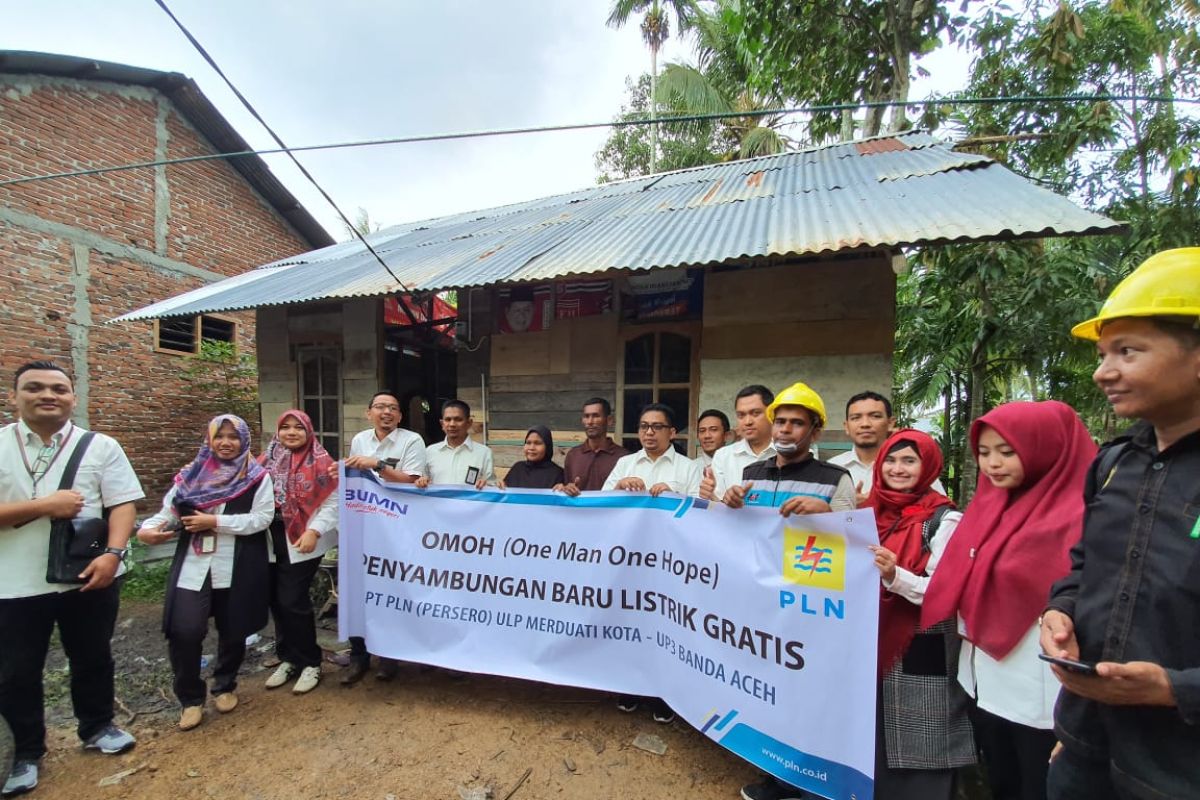 PLN UP3 pasang listrik gratis untuk warga kurang mampu