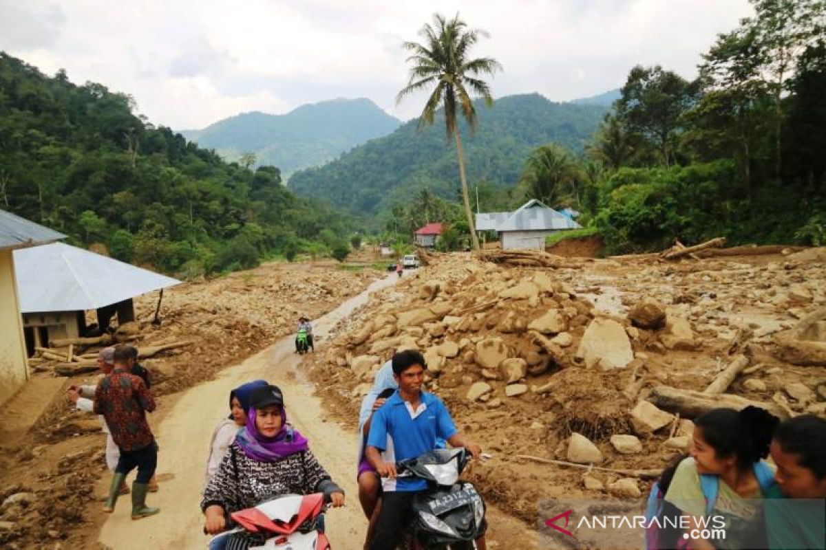 Jumlah pengungsi bertambah, Solok Selatan tambah tempat pengungsian korban banjir