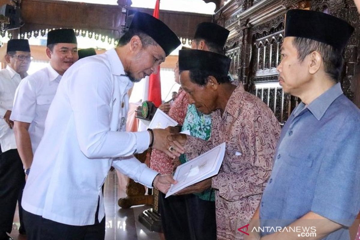 3.372 imam dan marbut di Kudus peroleh bantuan Rp1 juta