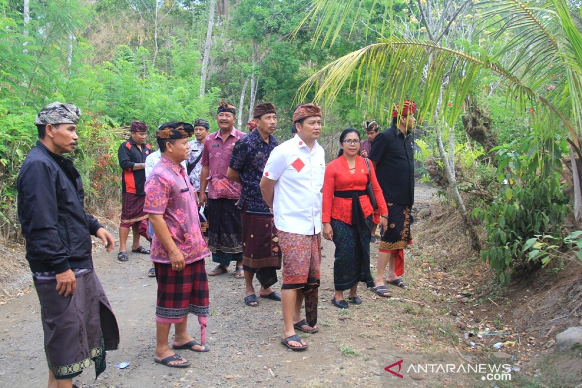 Wakil Bupati Jembrana janji jalan rusak Desa Berambang baik tahun depan