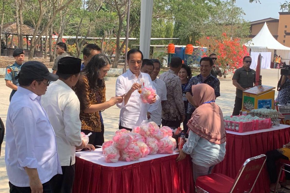 Presiden Jokowi ingatkan pelaku usaha mikro agar tak terjerat rentenir