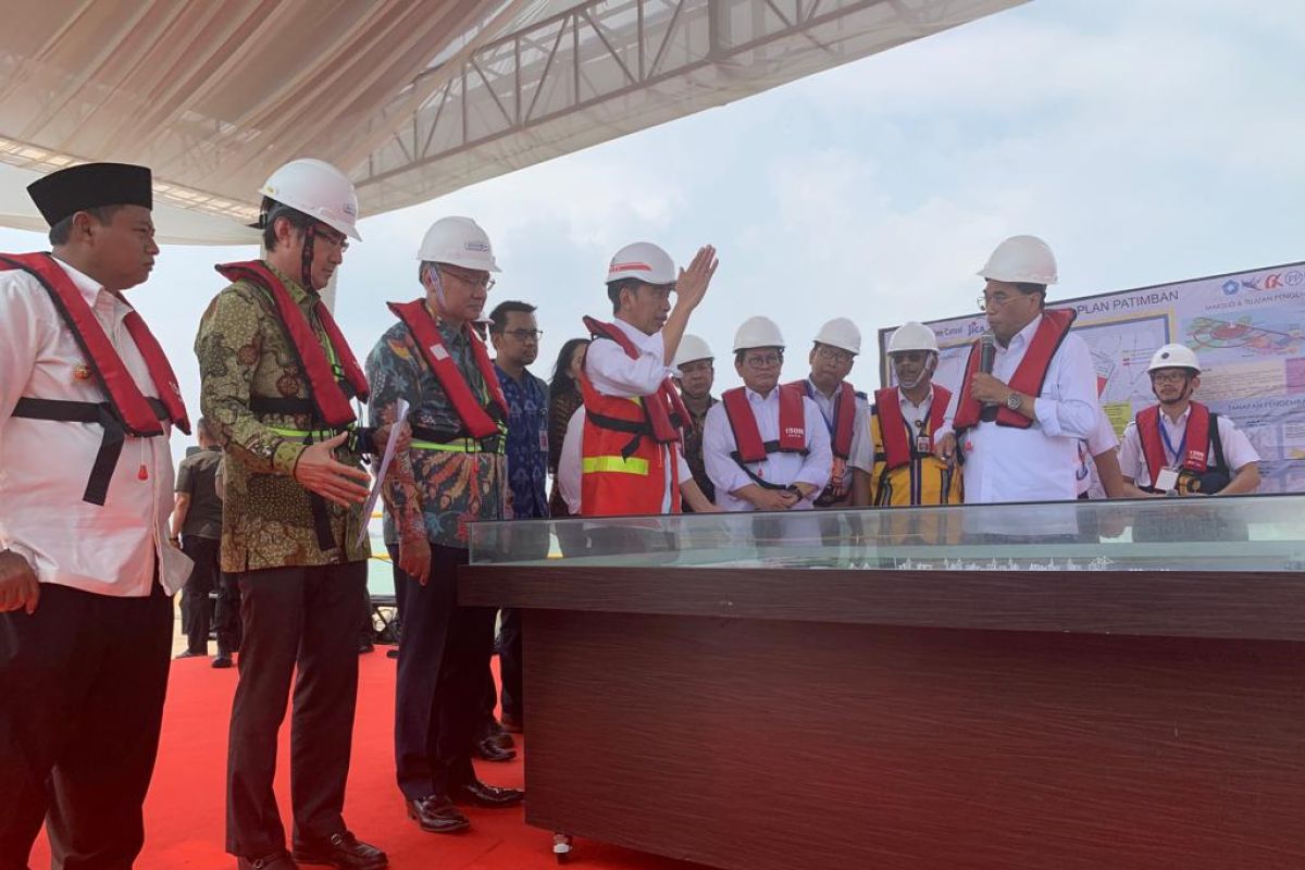 Presiden Jokowi ingin jadikan Patimban sebagai pelabuhan hub otomotif