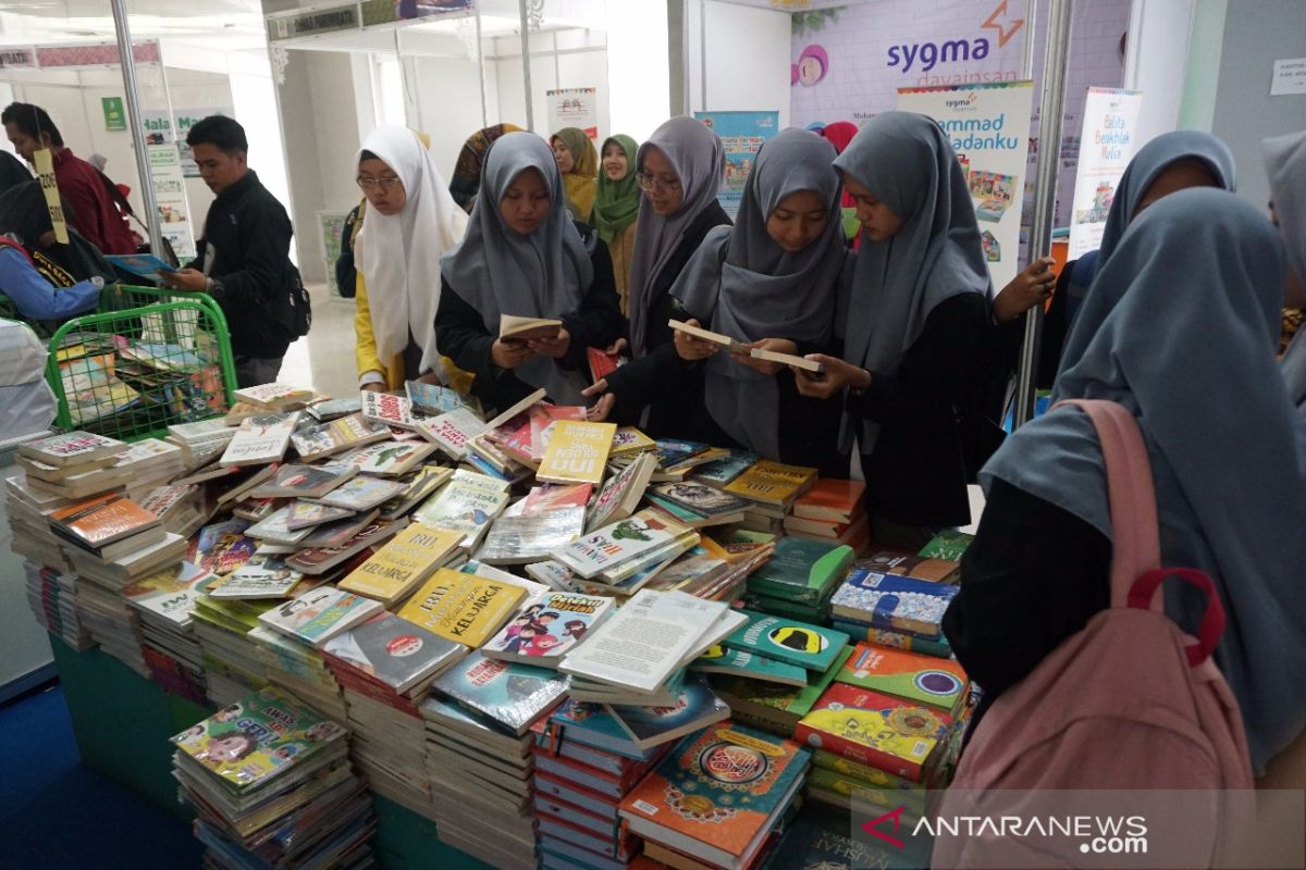 Pemkab Bekasi menggelar Book Fair 2019