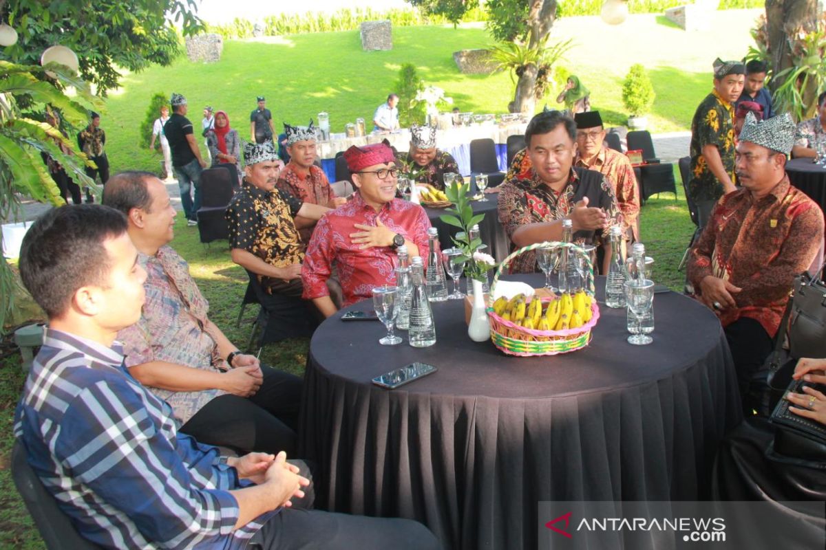 Bupati Dharmasraya studi tiru pelayanan publik di Banyuwangi