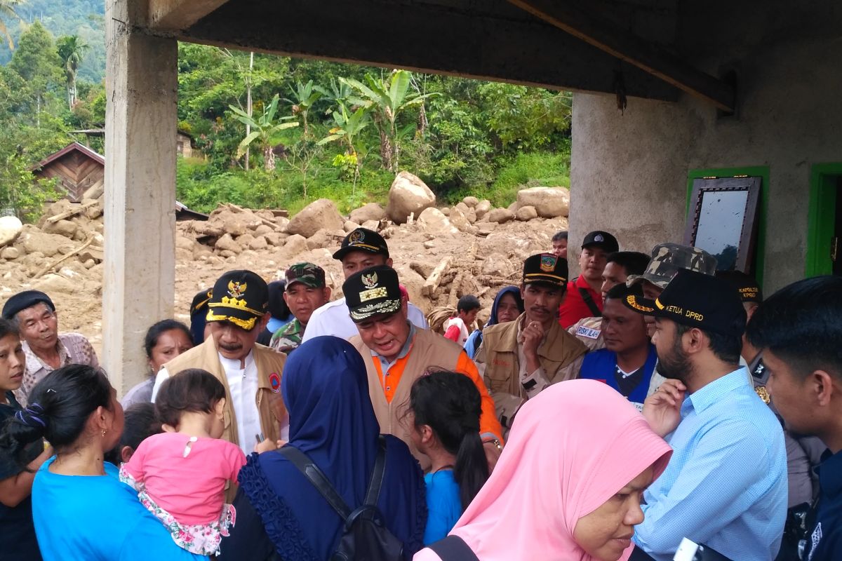 Wagub berharap korban banjir Solok Selatan mau direlokasi