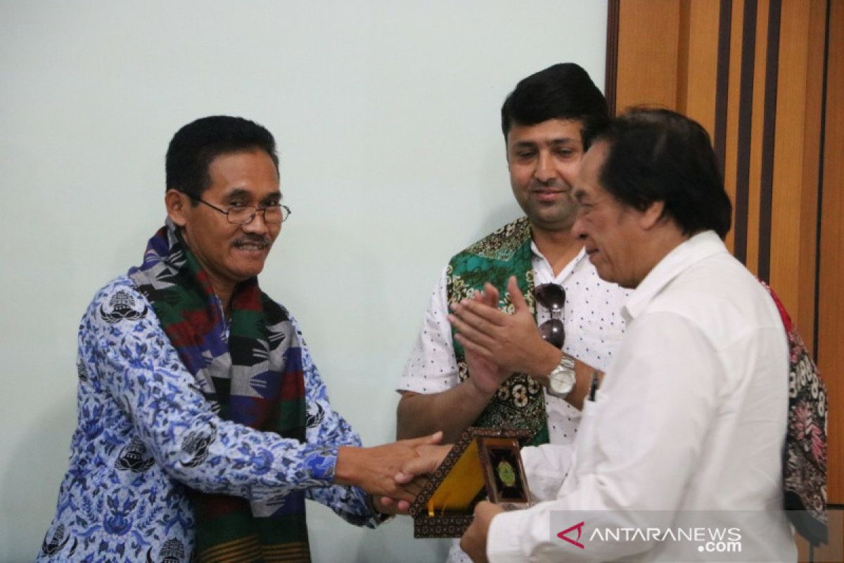 Delagasi Nepal belajar desentralisasi kesehatan di Kulon Progo