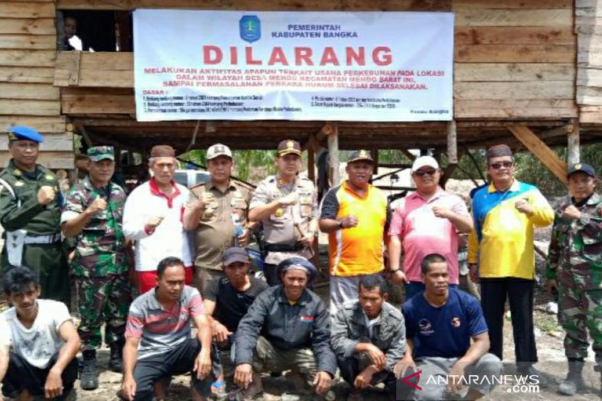 Tim gabungan Pemkab Bangka hentikan aktivitas pembukaan lahan sawit