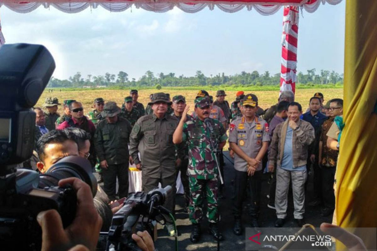 156 Indonesian paratroopers join drill in Papua